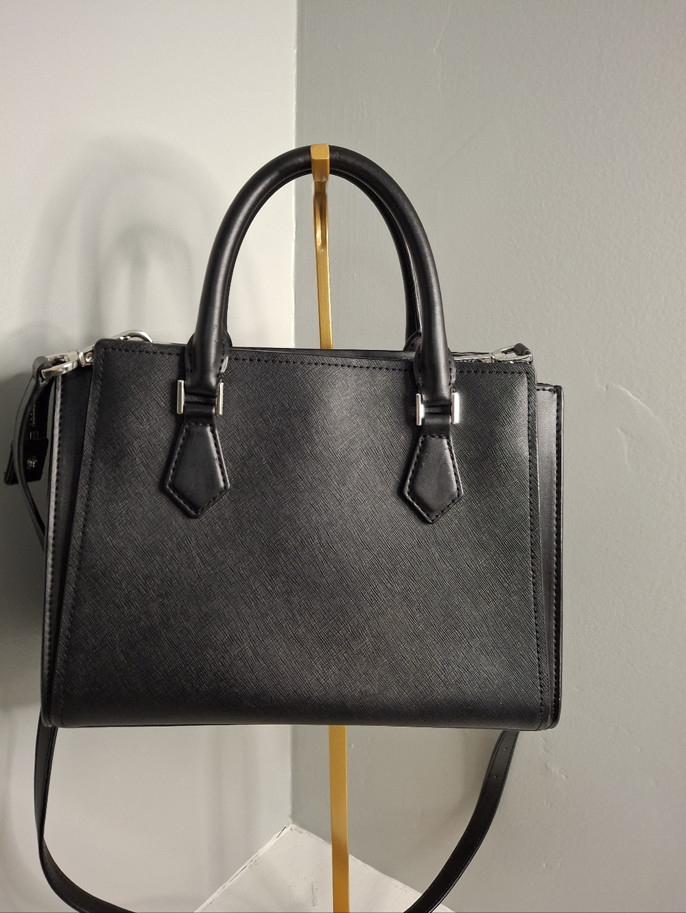 Michael Kors Selma Small Black Saffiano Satchel Crossbody NWOT - Picture 2 of 5
